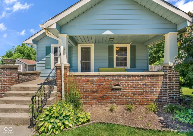 2nd image of 921 Walnut St, Franklin, IN 46131 | MLS# 22109785