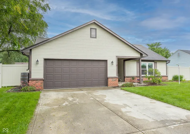 Homes for sale in Fortville, IN | 206 E Delaware St, Fortville, IN 46040 | MLS# 22109786