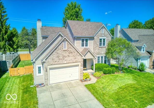 2nd image of 4847 Ashbrook Dr, Noblesville, IN 46062 | MLS# 22109827