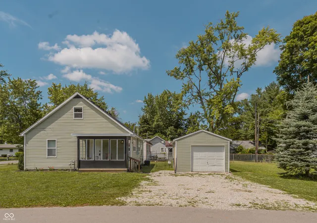 3rd image of 1928 S Meeker Ave, Muncie, IN 47302 | MLS# 22109848