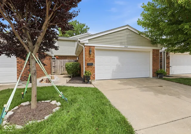 Photo 1 of Condo for sale at 5521 Vin Rose Ln, Indianapolis, IN 46226 | MLS# 22109856 | Listing updated on 2026-08-19