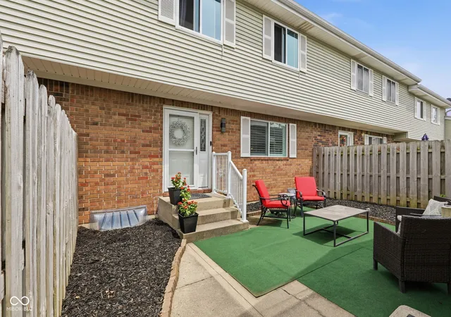 Photo 3 of Condo for sale at 5521 Vin Rose Ln, Indianapolis, IN 46226 | MLS# 22109856 | Listing updated on 2026-08-19