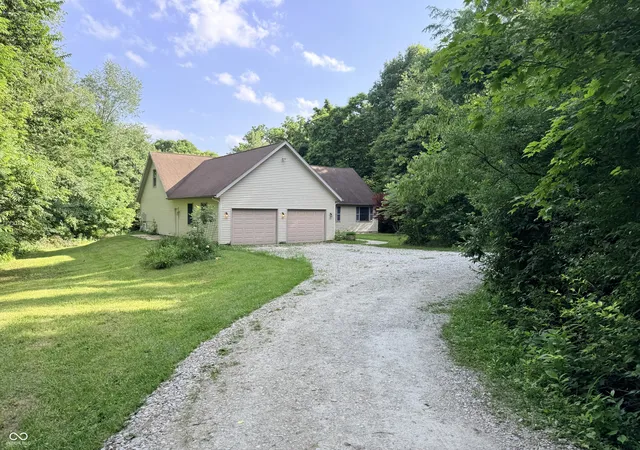 Homes for sale in Crawfordsville, IN | 2545 E Overcoat Rd, Crawfordsville, IN 47933 | MLS# 22109858