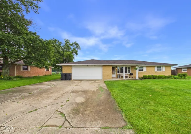 1st image of 509 Imy Ln, Anderson, IN 46013 | MLS# 22109876