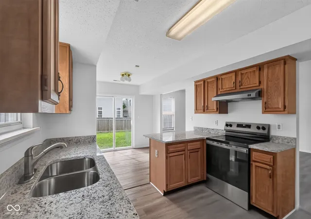 Photo 3 of Sale Pending at 4260 Village Tr Dr, Indianapolis, IN 46254 | MLS# 22109893 | Listing updated on 2026-08-15