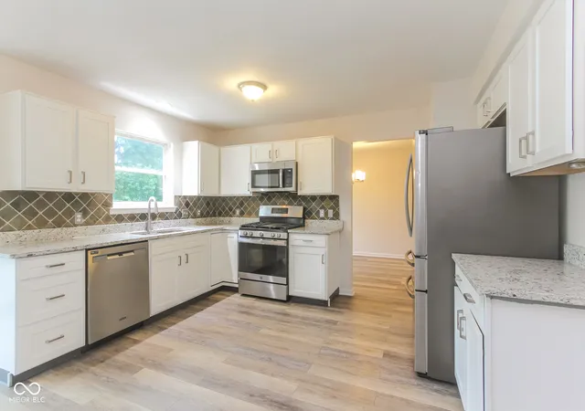 4th image of 5757 Columbia Cir, Greenwood, IN 46142 | MLS# 22109897