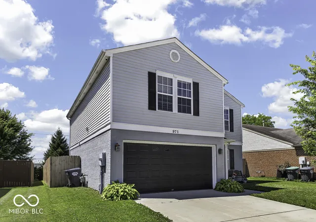 Photo 2 of Single family home for sale at 971 Shenandoah Way, Greenwood, IN 46143 | MLS# 22109906 | Listing updated on 2026-09-28