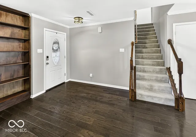 Photo 4 of Single family home for sale at 971 Shenandoah Way, Greenwood, IN 46143 | MLS# 22109906 | Listing updated on 2026-09-28