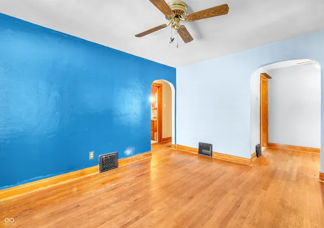 3rd image of 117 N Colorado St, Hobart, IN 46342 | MLS# 22109908
