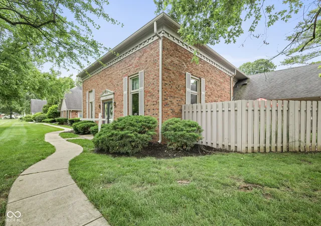 Homes for sale in Indianapolis, IN | 9114 Grinnell St, Indianapolis, IN 46268 | MLS# 22109931