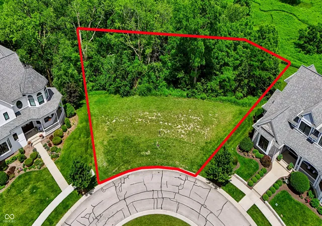 Photo 2 of Sale Pending at 6483 W Deerfield Ct, Zionsville, IN 46077 | MLS# 22109932 | Listing updated on 2026-08-11