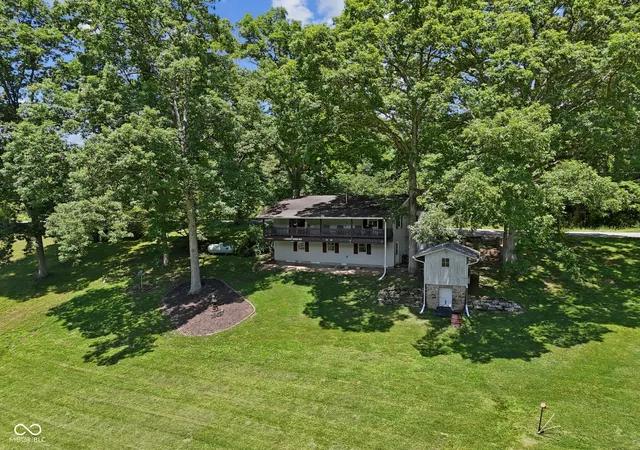 Homes for sale in Nashville, IN | 1529 Upper Schooner Rd, Nashville, IN 47448 | MLS# 22109945