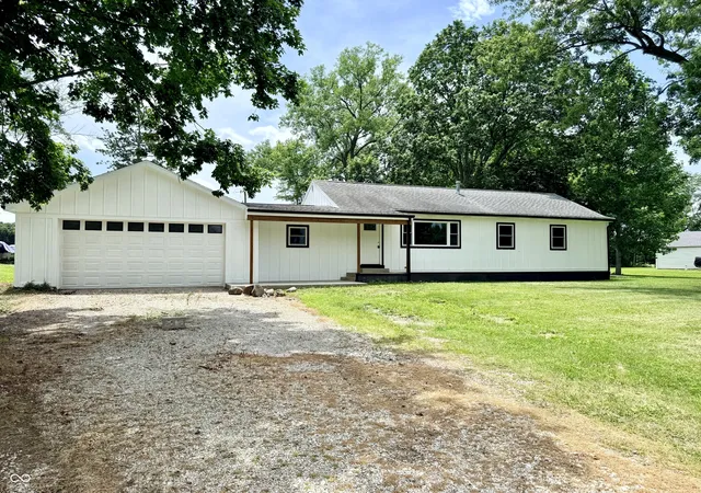 Homes for sale in Crawfordsville, IN | 1595 W Us Hwy 136, Crawfordsville, IN 47933 | MLS# 22109947
