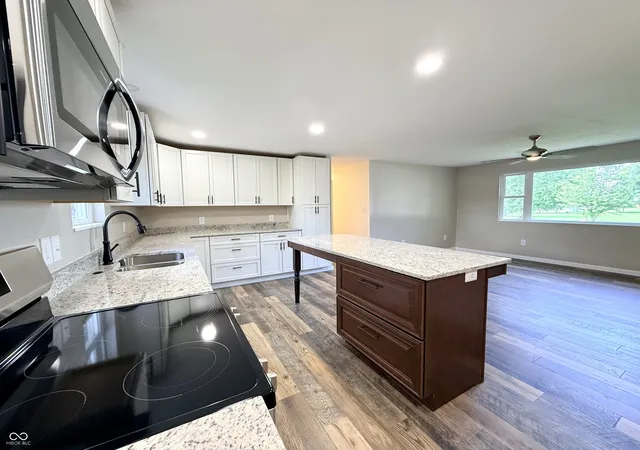 Photo 3 of Single family home for sale at 1595 W US Hwy 136, Crawfordsville, IN 47933 | MLS# 22109947 | Listing updated on 2026-09-25