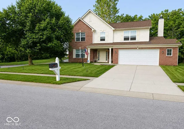 Photo 1 of Single family home for sale at 8727 Trumpeter Dr, Indianapolis, IN 46234 | MLS# 22109948 | Listing updated on 2026-09-01