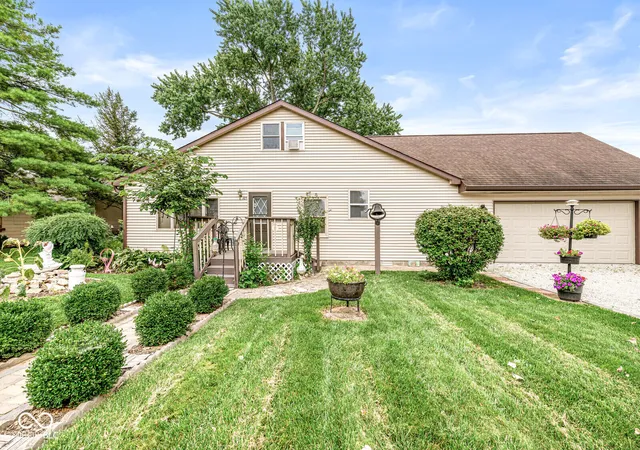 1st image of 105 W Pierce, Whitestown, IN 46075 | MLS# 22109982