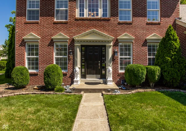 2nd image of 5922 Garden Gate Wy, Carmel, IN 46033 | MLS# 22110011