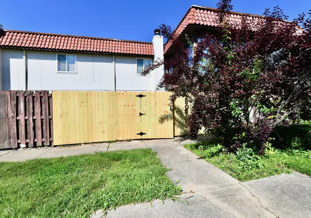 2nd image of 2805 Punto Alto Cir, Indianapolis, IN 46227 | MLS# 22110033