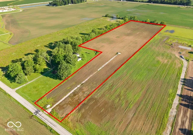 1st image of 400 South St, Anderson, IN 46017 | MLS# 22110040