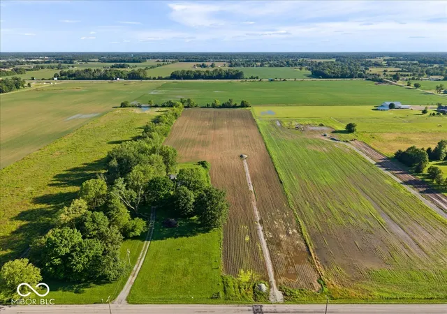 2nd image of 400 South St, Anderson, IN 46017 | MLS# 22110040
