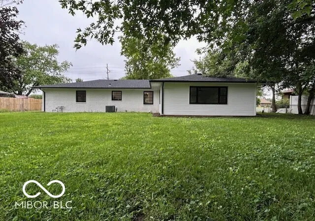 Photo 2 of Sale Pending at 2705 W 38th Street, Anderson, IN 46011 | MLS# 22110046 | Listing updated on 2026-08-15