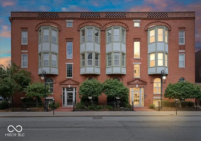 Photo 2 of Condo for sale at 404 E New York St #304, Indianapolis, IN 46202 | MLS# 22110052 | Listing updated on 2026-09-30