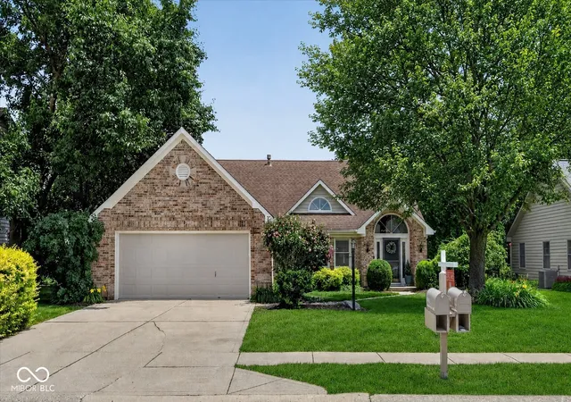 1st image of 11501 Woodview East Dr, Carmel, IN 46032 | MLS# 22110065