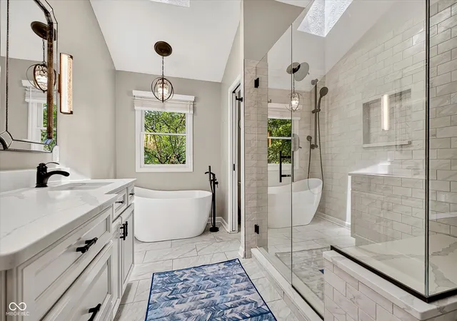 4th image of 11501 Woodview East Dr, Carmel, IN 46032 | MLS# 22110065