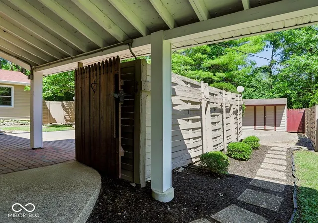43rd image of 811 S Eastside Dr, Bloomington, IN 47401 | MLS# 22110085