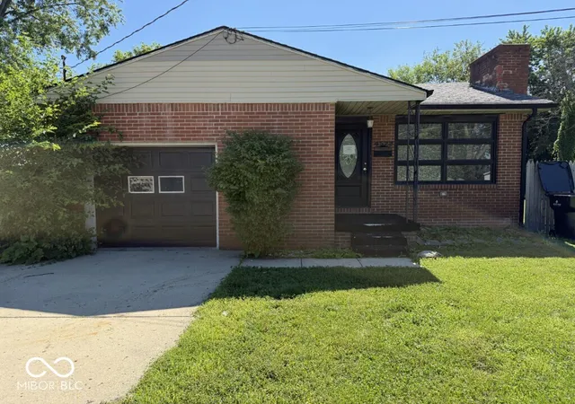 1st image of 4522 Columbus Ave, Anderson, IN 46013 | MLS# 22110115