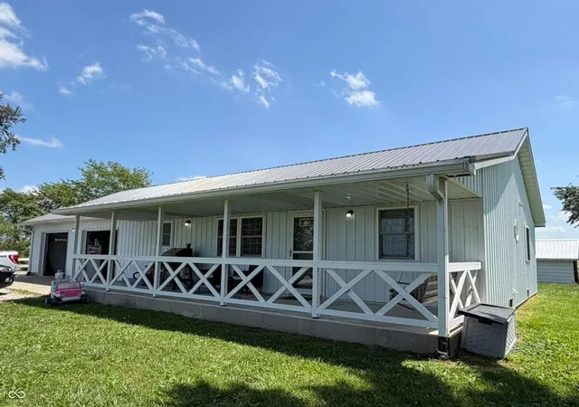 Homes for sale in Coatesville, IN | 7518 E County Road 400 S, Coatesville, IN 46121 | MLS# 22110123