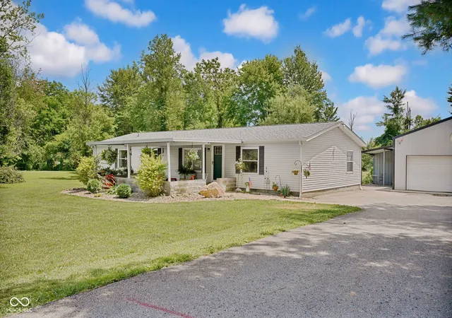 Photo 2 of Single family home for sale at 10418 E County Rd 250 N, Seymour, IN 47274 | MLS# 22110132 | Listing updated on 2026-09-20