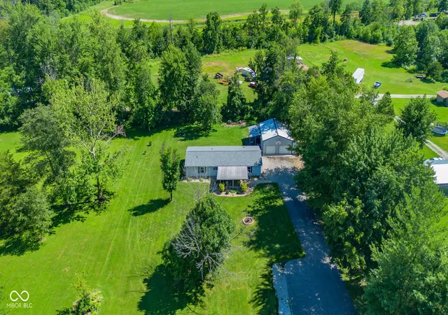 Homes for sale in Seymour, IN | 10418 E County Road 250 N, Seymour, IN 47274 | MLS# 22110132