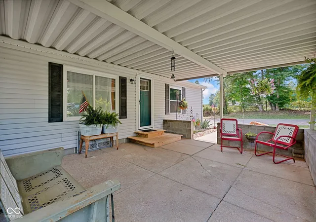 Photo 4 of Single family home for sale at 10418 E County Rd 250 N, Seymour, IN 47274 | MLS# 22110132 | Listing updated on 2026-09-20