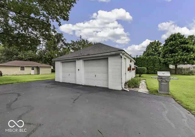Photo 52 of Sale Pending at 1625 E Banta Rd, Indianapolis, IN 46227 | MLS# 22110152 | Listing updated on 2026-09-08