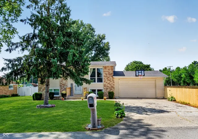 1st image of 113 Mulberry, Anderson, IN 46017 | MLS# 22110156