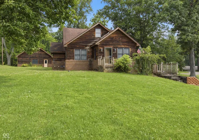 Homes for sale in Connersville, IN | 924 W 3Rd St, Connersville, IN 47331 | MLS# 22110169