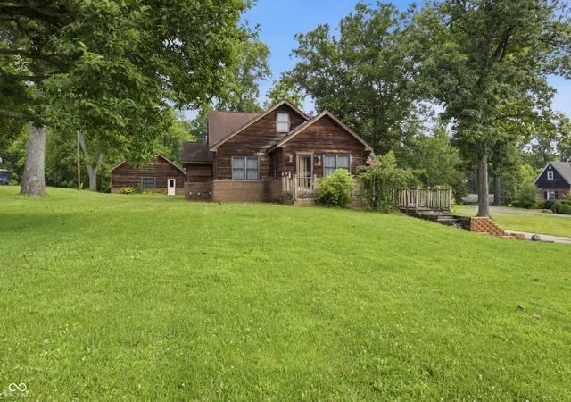 Homes for sale in Connersville, IN | 924 W 3Rd St, Connersville, IN 47331 | MLS# 22110169