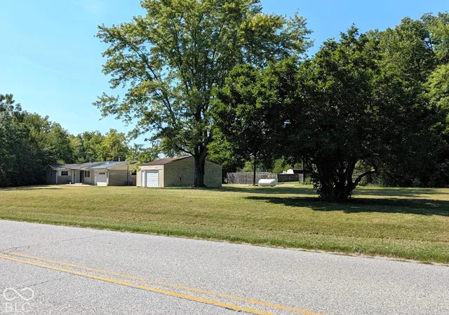 Photo 2 of Single family home for sale at 8611 N 700 West, Fountaintown, IN 46130 | MLS# 22110174 | Listing updated on 2026-10-06