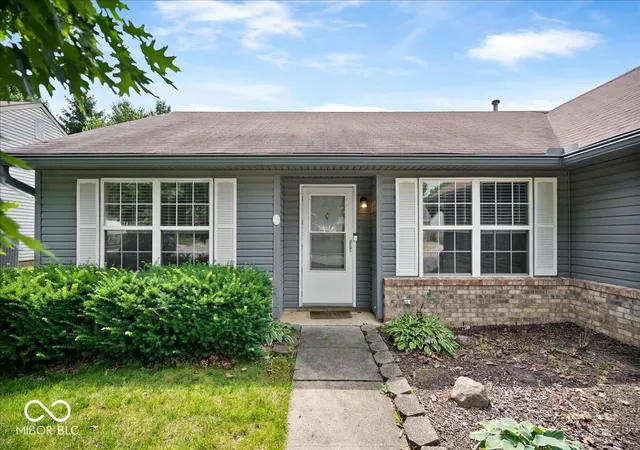 3rd image of 11770 Sand Creek Blvd, Fishers, IN 46037 | MLS# 22110177
