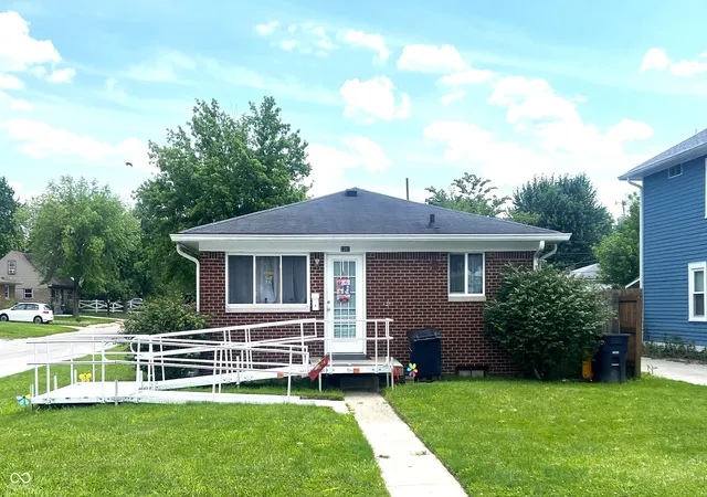 1st image of 2201 Main St, Beech Grove, IN 46107 | MLS# 22110179