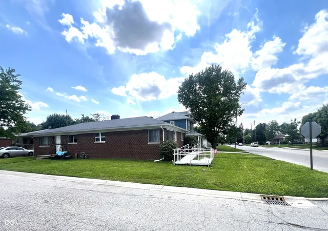 2nd image of 2201 Main St, Beech Grove, IN 46107 | MLS# 22110179