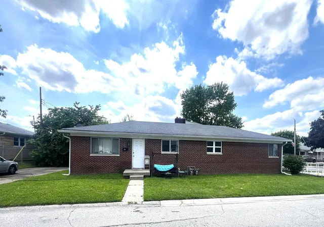 4th image of 2201 Main St, Beech Grove, IN 46107 | MLS# 22110179