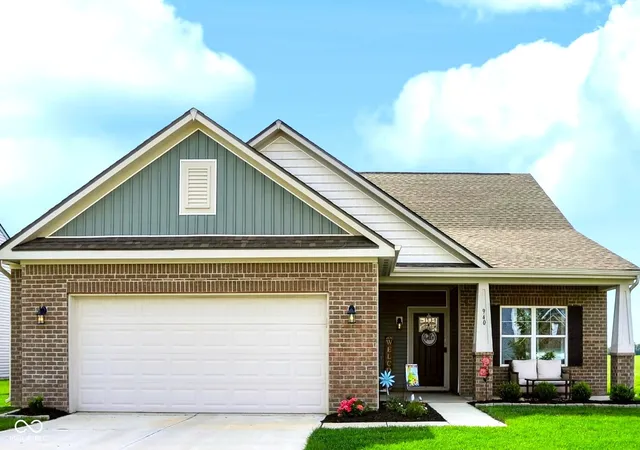1st image of 940 Borealis Dr, Franklin, IN 46131 | MLS# 22110236