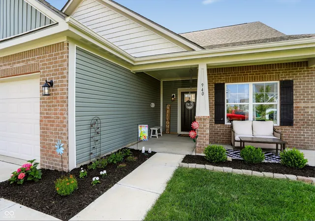 2nd image of 940 Borealis Dr, Franklin, IN 46131 | MLS# 22110236