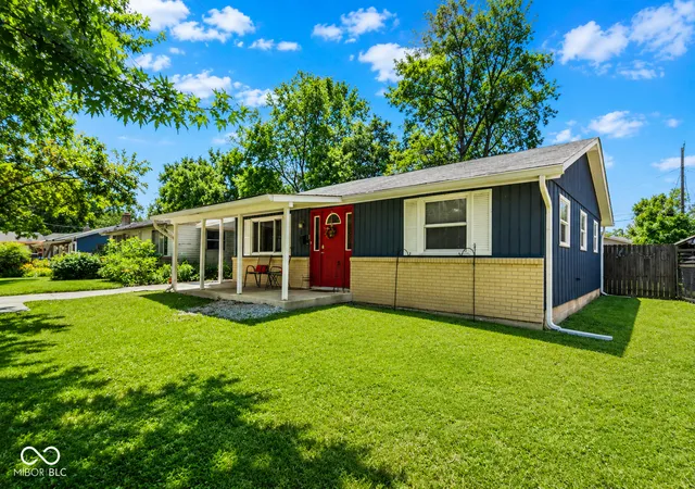 Photo 2 of Sale Pending at 4634 N Sadlier Dr, Indianapolis, IN 46226 | MLS# 22110247 | Listing updated on 2026-09-07