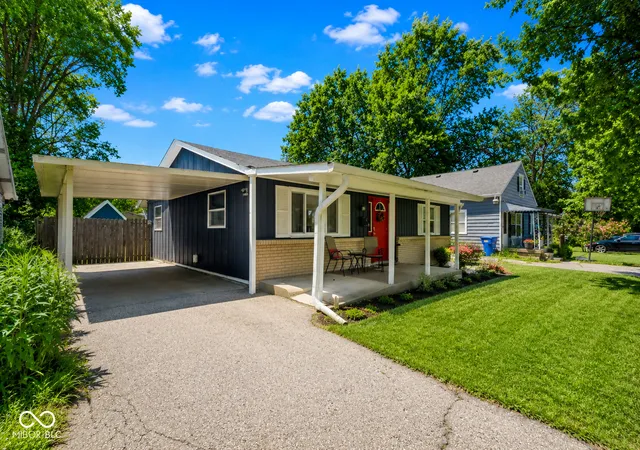 Photo 2 of Sale Pending at 4634 N Sadlier Dr, Indianapolis, IN 46226 | MLS# 22110247 | Listing updated on 2026-09-07