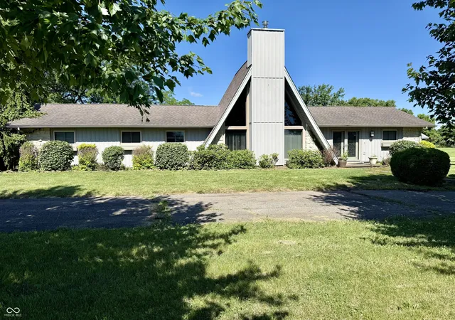 1st image of 9261 S 825 W, Edinburgh, IN 46124 | MLS# 22110256