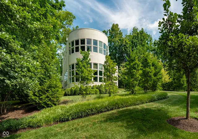 2nd image of 10565 Spring Mill Rd, Carmel, IN 46290 | MLS# 22110259