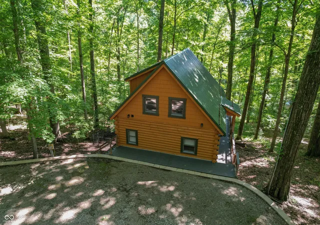 Homes for sale in Nashville, IN | 1575 Curley Shingles Rd, Nashville, IN 47448 | MLS# 22110264